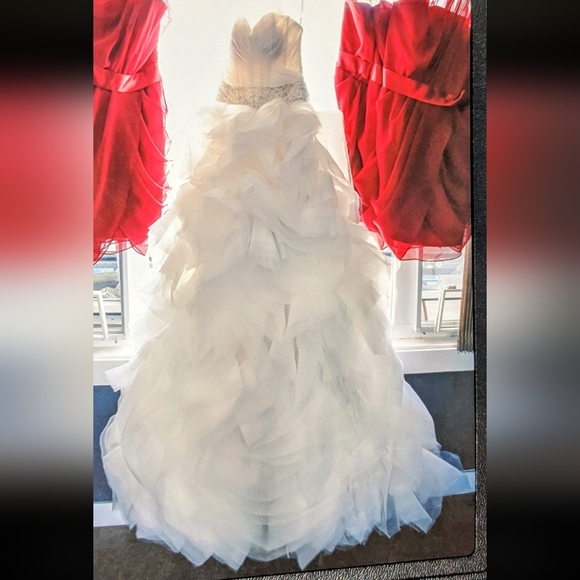 Princess Style Wedding Dress size 0-4 - Picture 2 of 4